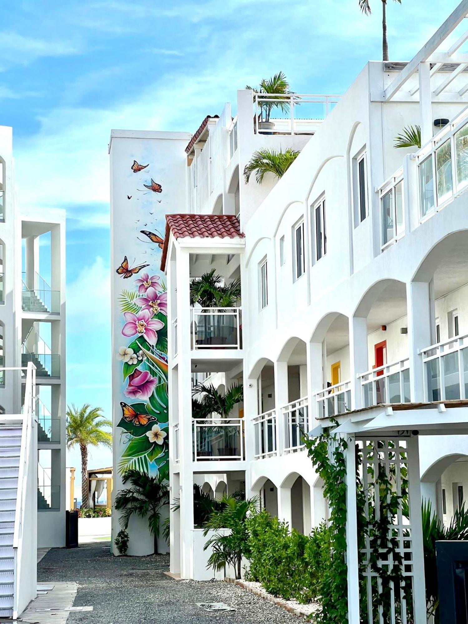Maho Beach House - Petite Studio - Beach Access Екстериор снимка